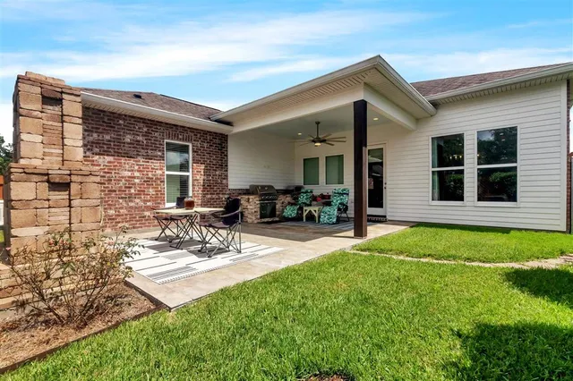 $525,000 | 1220 Five Oaks Drive, Lake Charles, LA 70605
