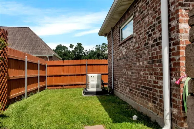 $525,000 | 1220 Five Oaks Drive, Lake Charles, LA 70605