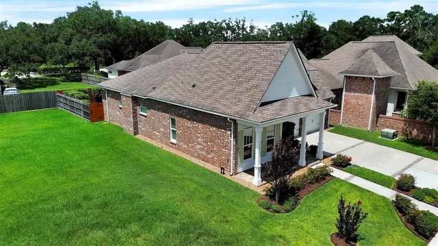 $525,000 | 1220 Five Oaks Drive, Lake Charles, LA 70605