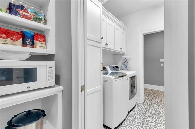 $525,000 | 1220 Five Oaks Drive, Lake Charles, LA 70605