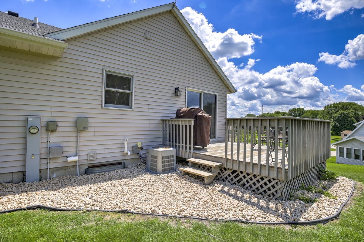 103 Victoria Barneveld, WI 53507 - Photo 35 of 40