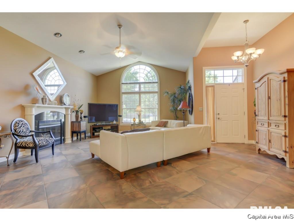 5009 Johanne Court Springfield, IL 62711 - Photo 3 of 35 Gallery Image 3