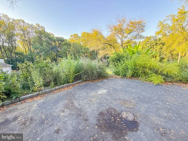 $240,000 | 3112 Honeysuckle Road, Bethlehem, PA 18015