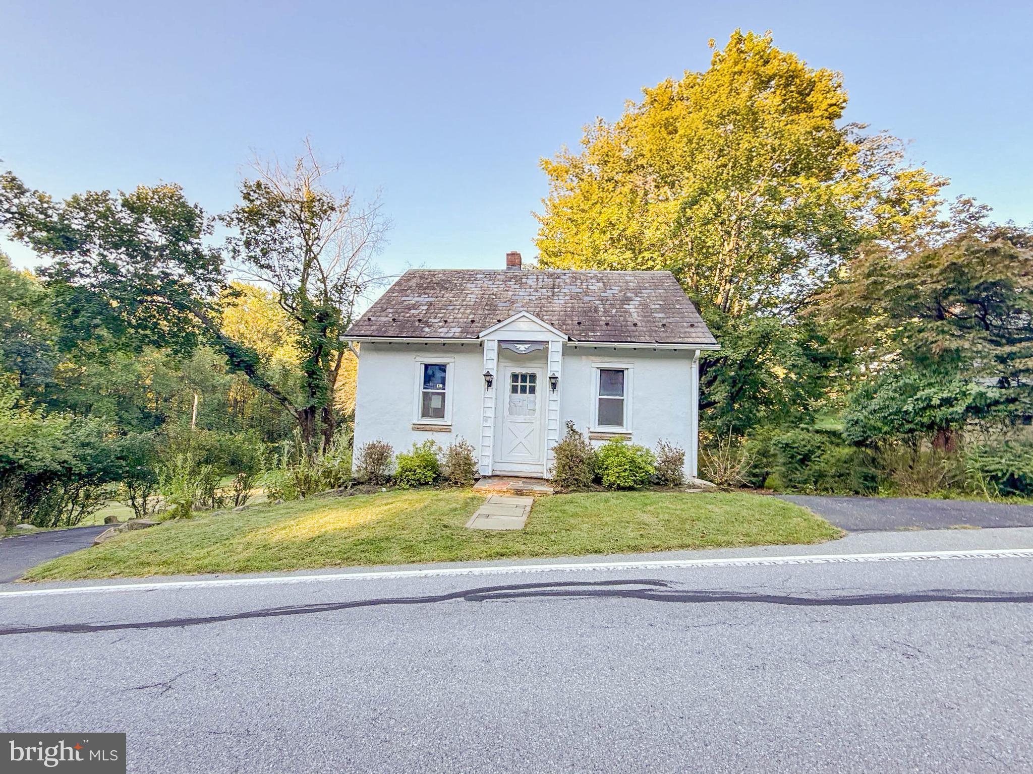 3112 Honeysuckle Road Bethlehem, PA 18015 - Photo 5 of 34