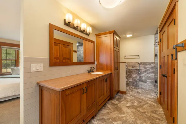 $1,200,000 | 7200 Cork Lane, Erin, WI 53027