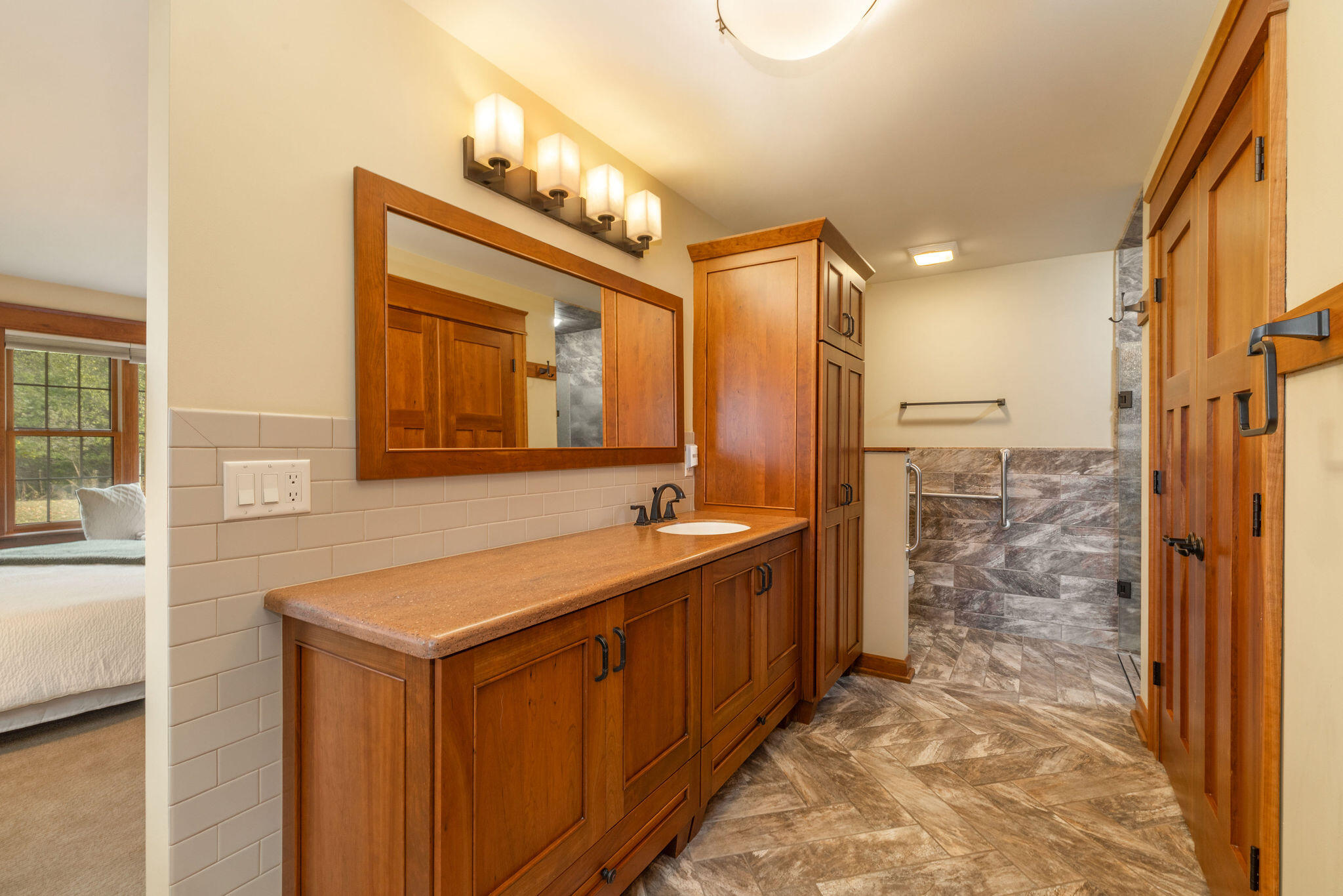 7200 Cork Lane Erin, WI 53027 - Photo 15 of 40 Primary Bathroom