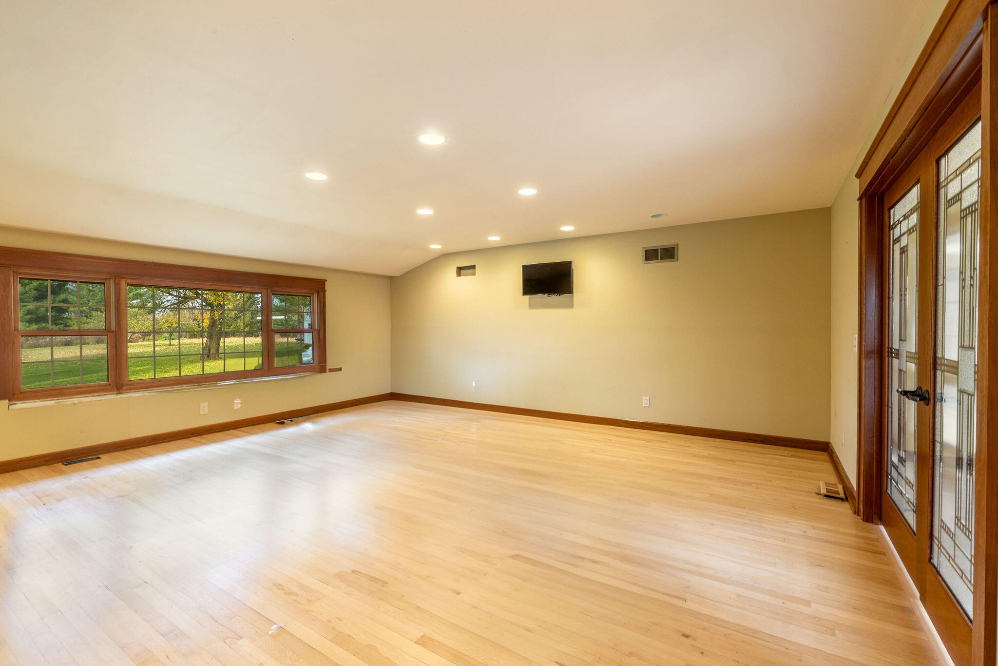 7200 Cork Lane Erin, WI 53027 - Photo 21 of 40 Family Room
