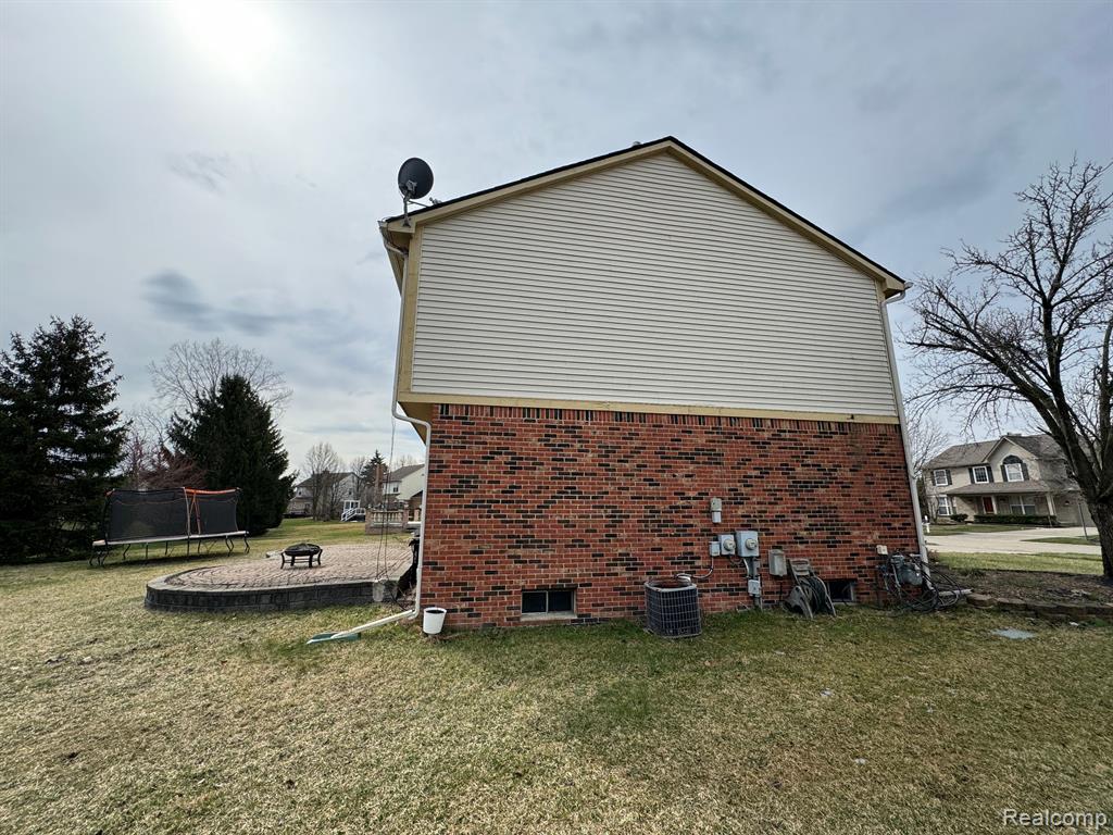 1675 Dunston Road Canton, MI 48188 - Photo 3 of 21