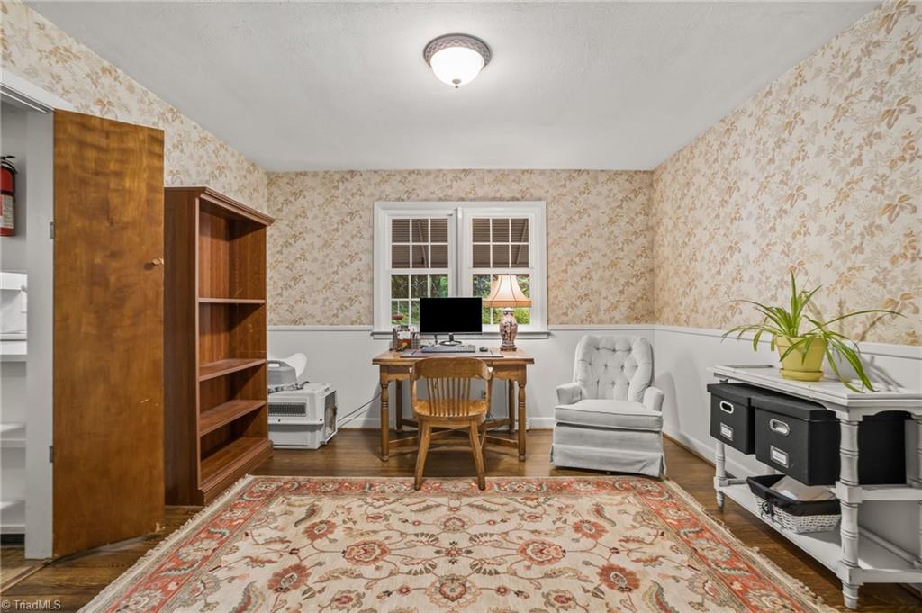 2724 Tudor Road Winston-Salem, NC 27106 - Photo 12 of 50 Gallery Image 12