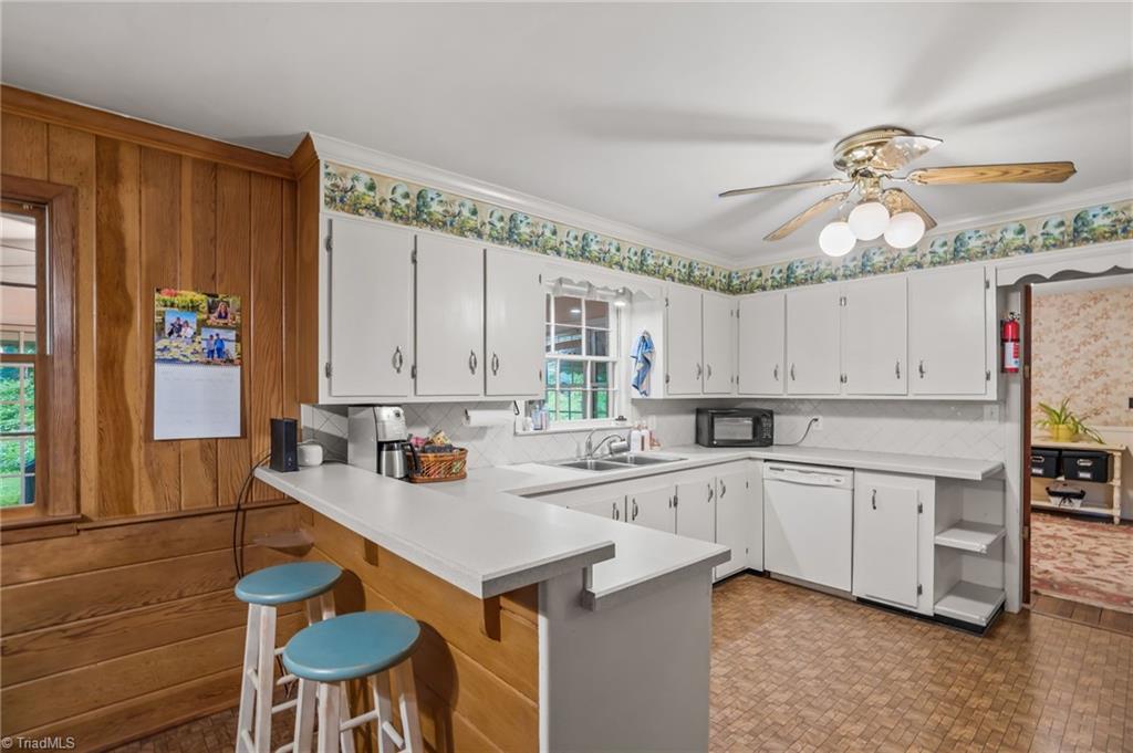 2724 Tudor Road Winston-Salem, NC 27106 - Photo 18 of 50 Gallery Image 18