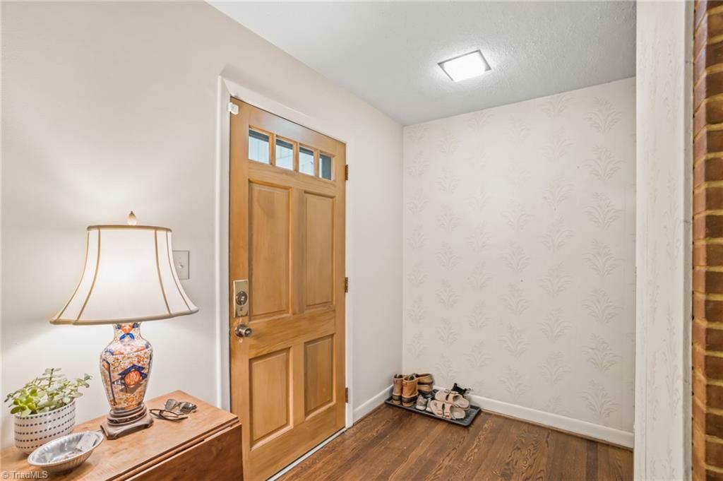 2724 Tudor Road Winston-Salem, NC 27106 - Photo 5 of 50 Gallery Image 5