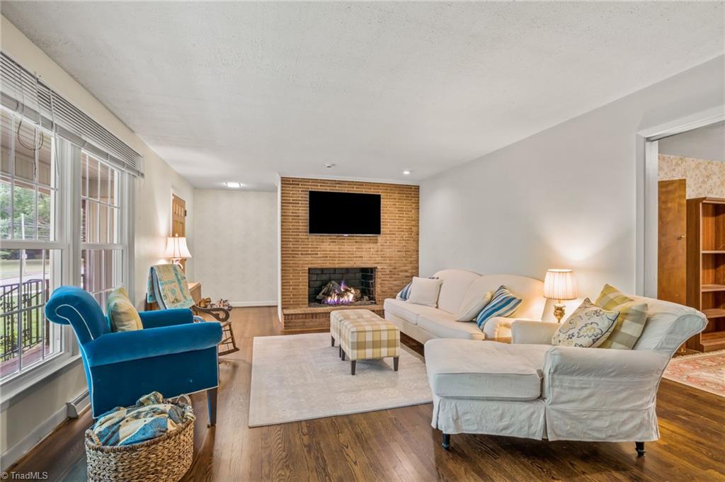 2724 Tudor Road Winston-Salem, NC 27106 - Photo 8 of 50 Gallery Image 8