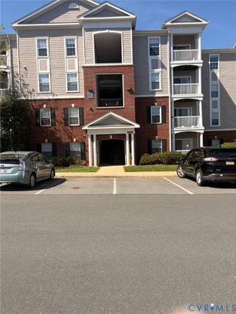 $219,000 | 192 Yellowstone Drive, Unit 306, Charlottesville, VA 22903