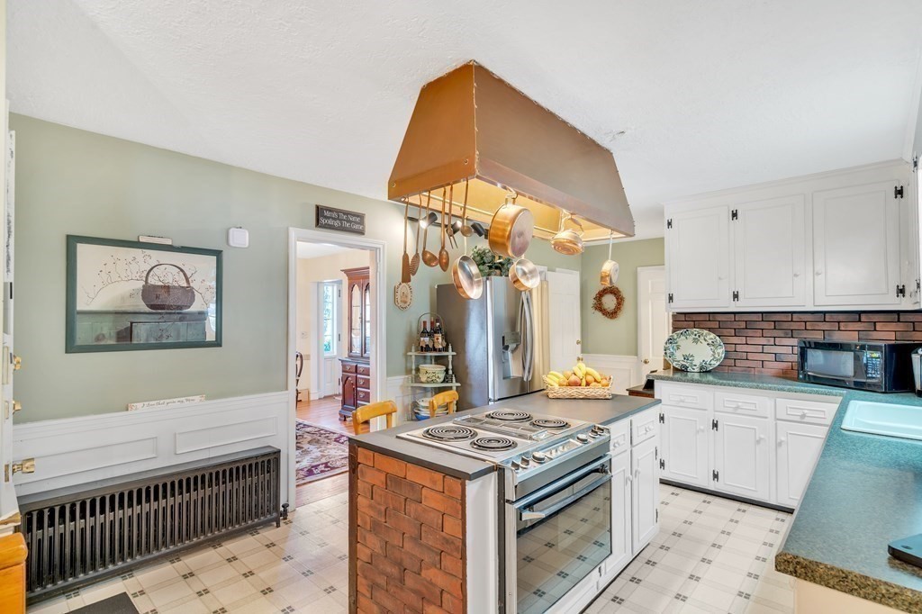821 Boston Post Road Sudbury, MA 01776 - Photo 12 of 34