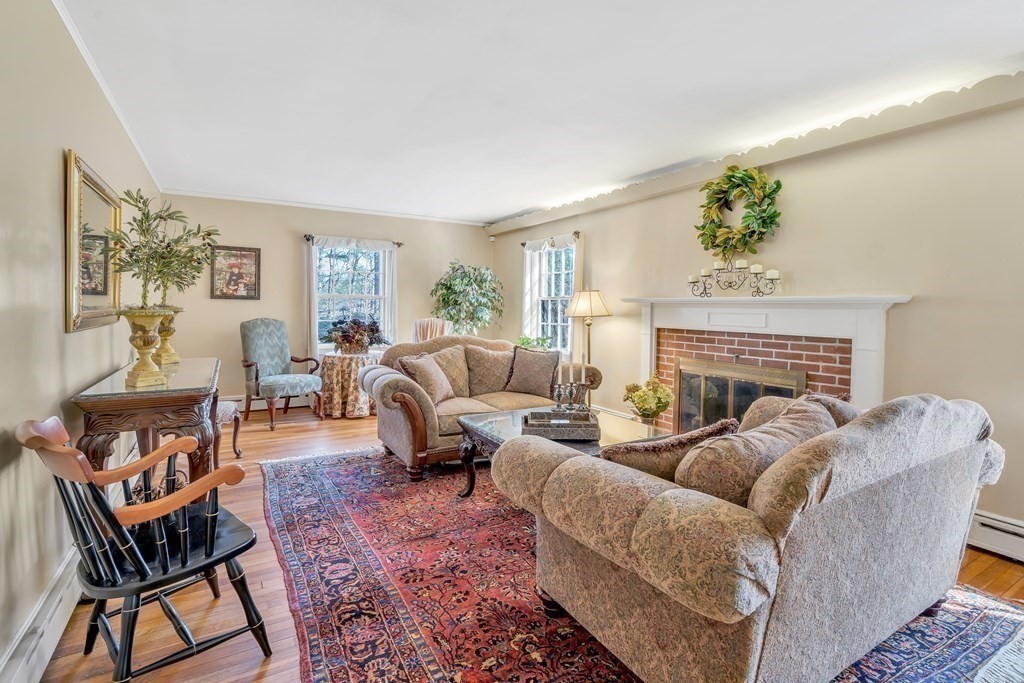 821 Boston Post Road Sudbury, MA 01776 - Photo 4 of 34
