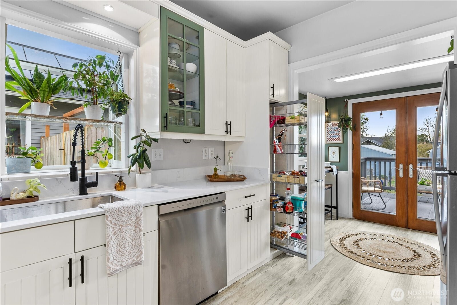 2513 Cleveland Avenue Everett, WA 98201 - Photo 12 of 38