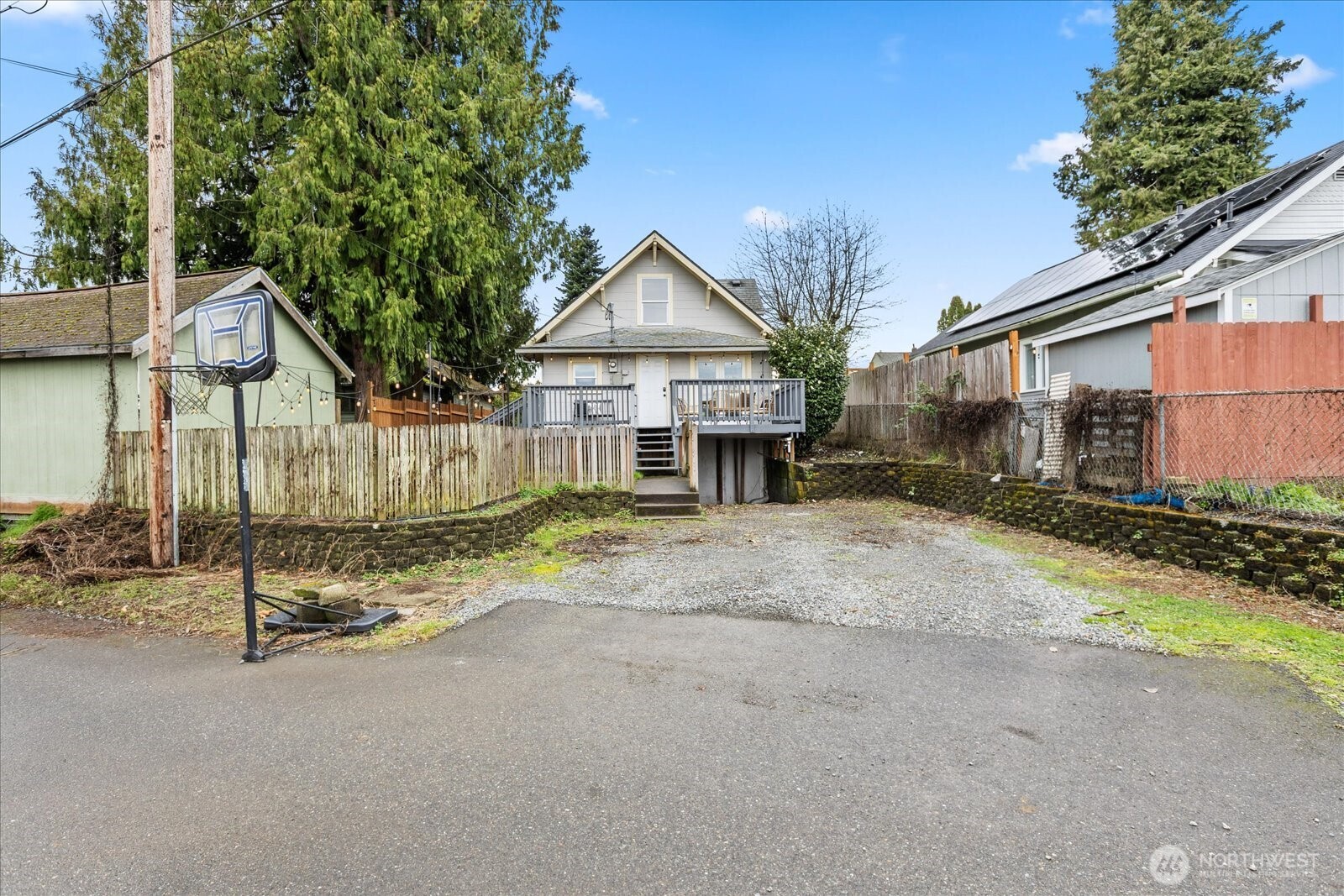 2513 Cleveland Avenue Everett, WA 98201 - Photo 33 of 38