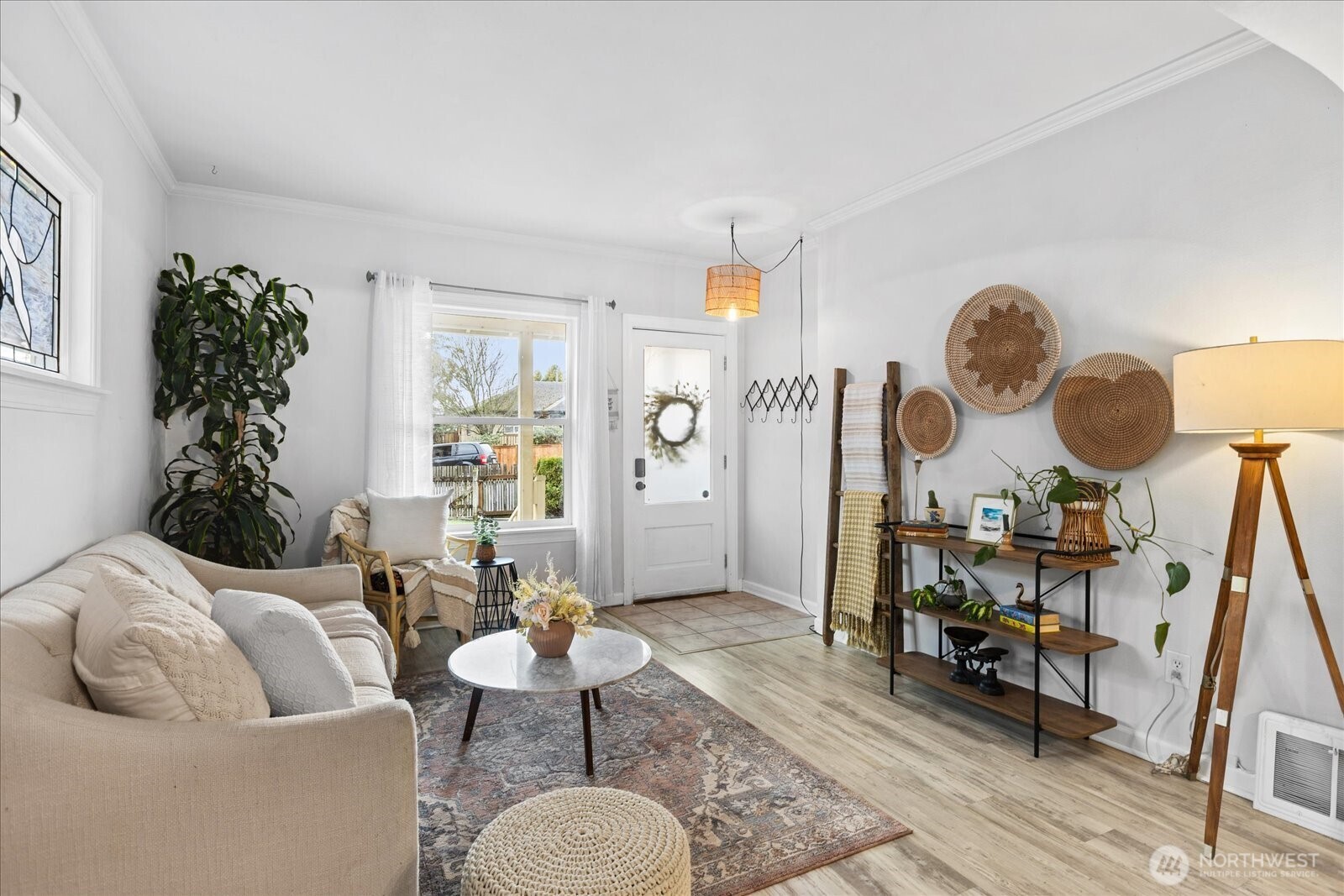 2513 Cleveland Avenue Everett, WA 98201 - Photo 5 of 38