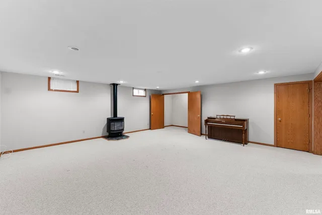 a view of a livingroom with a projector