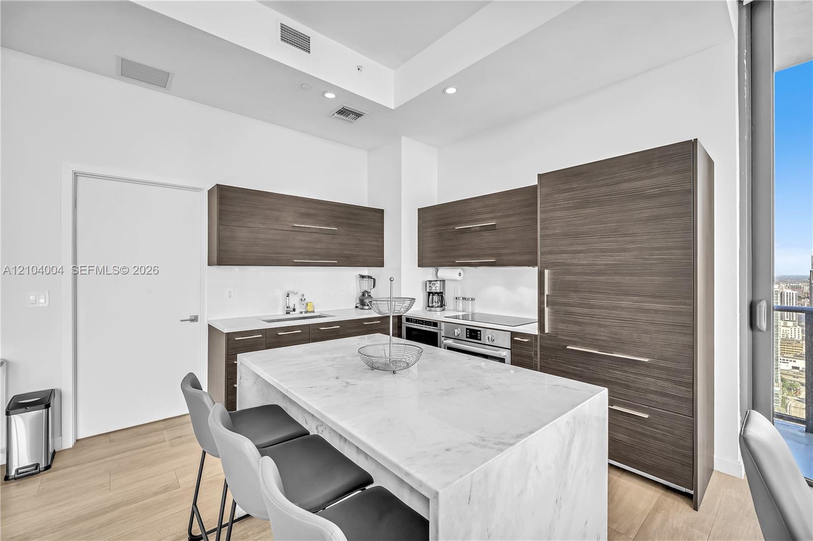 45 Southwest 9th Street, Unit 4501 Miami, FL 33130 - Photo 10 of 39 Gallery Image 10