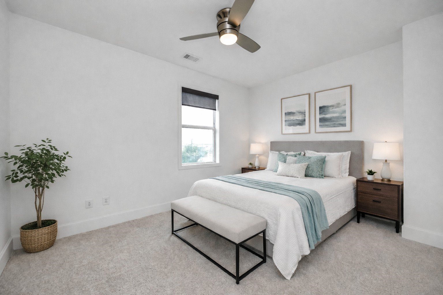 1628 West 24th Street Houston, TX 77008 - Photo 21 of 41 Virtually Staged secondary bedroom on 3rd floor