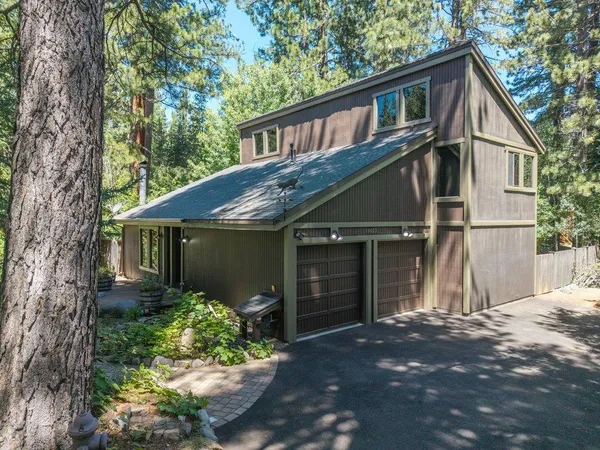 $925,000 | 10621 Ponderosa Drive, Truckee, CA 96161