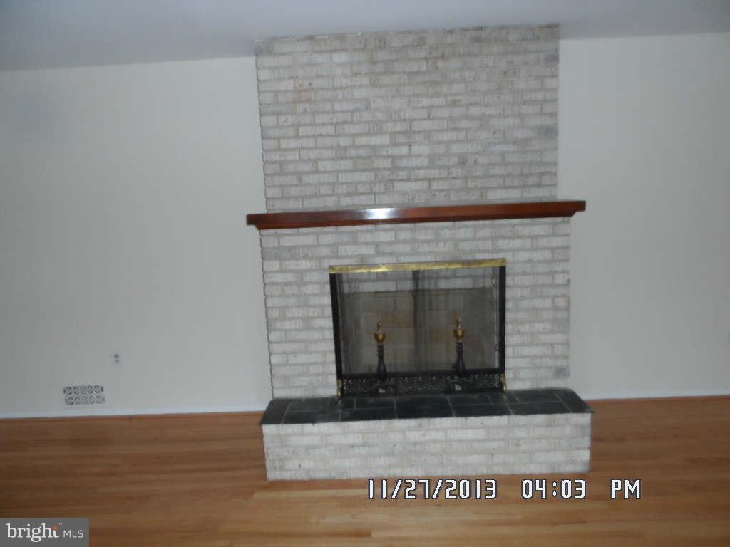 126 Hahn Road Westminster, MD 21157 - Photo 4 of 10 Living Room