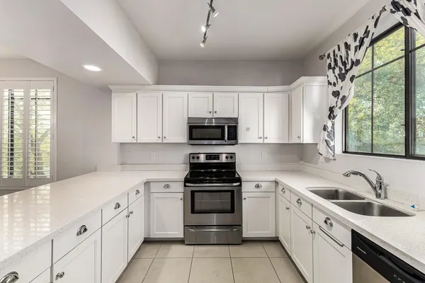 $2,295 | 2315 North 52nd Street, Unit 110, Phoenix, AZ 85008