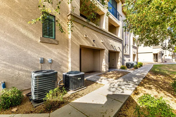$2,295 | 2315 North 52nd Street, Unit 110, Phoenix, AZ 85008