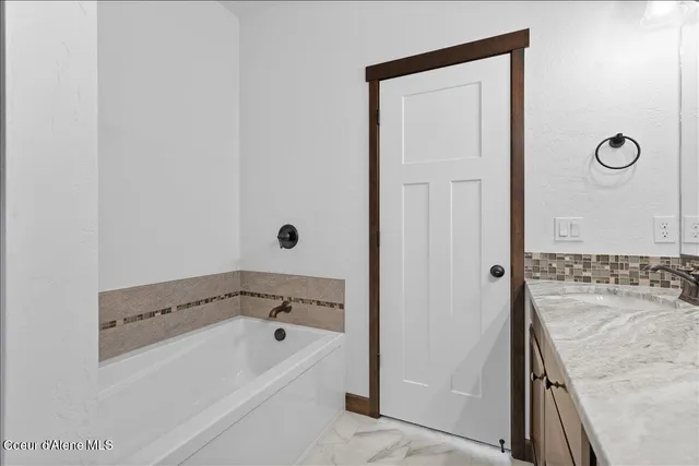 $650,000 | 7948 North Darlena Loop, Coeur D'Alene, ID 83815