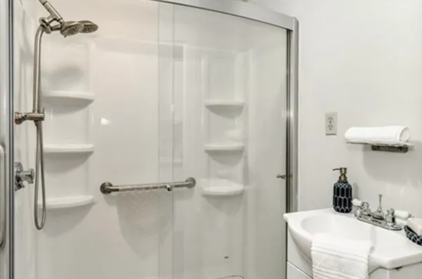 $3,600 | 16 Bedford Street, Unit 16, Lexington, MA 02420