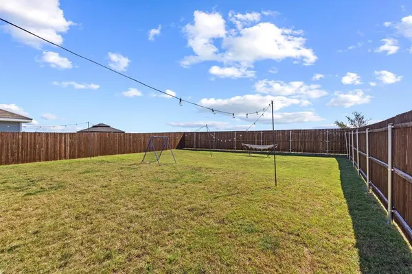 a view of a yard