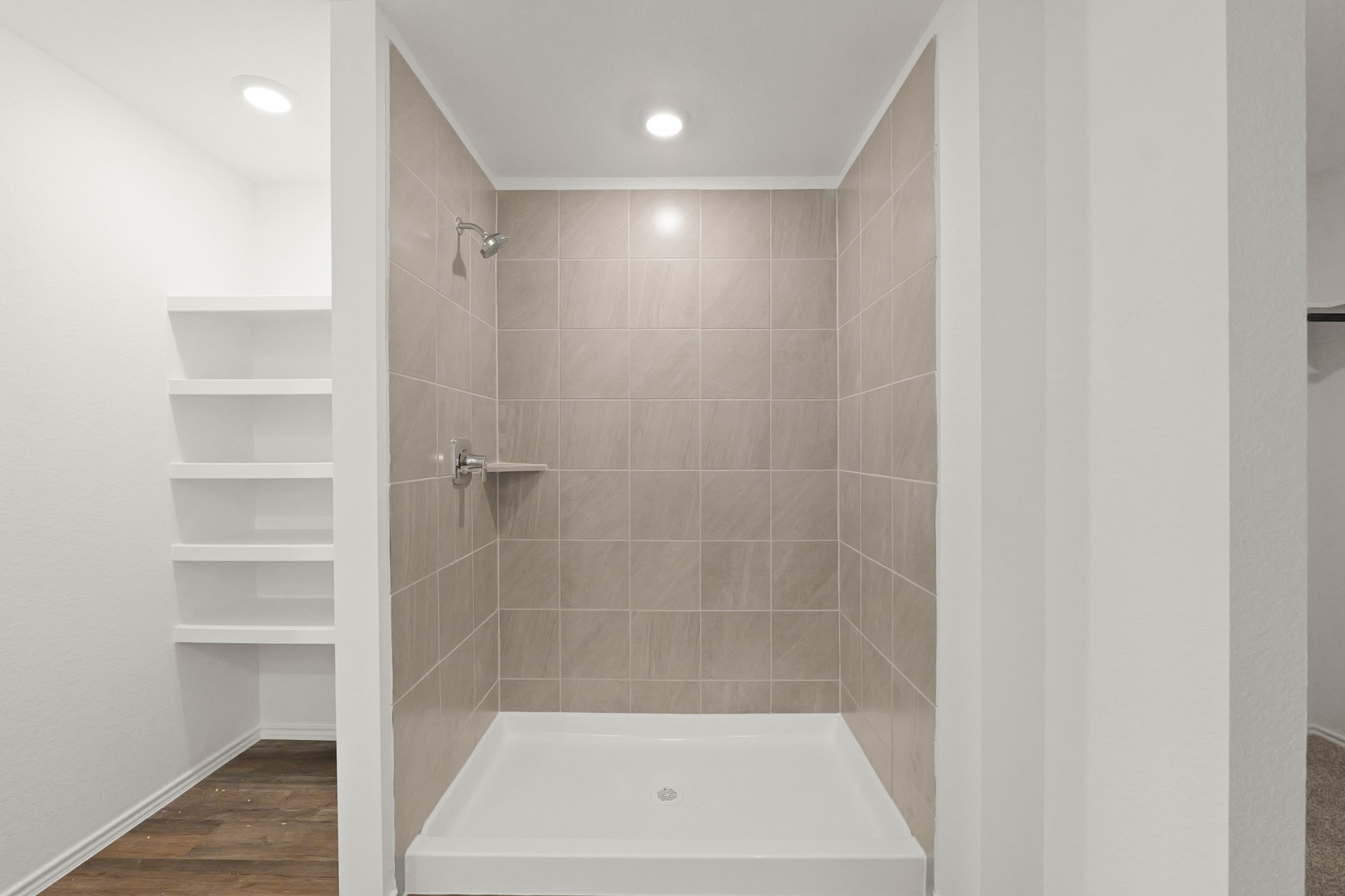 14392 Oceanblue Way Splendora, TX 77372 - Photo 17 of 30 a bathroom with a shower