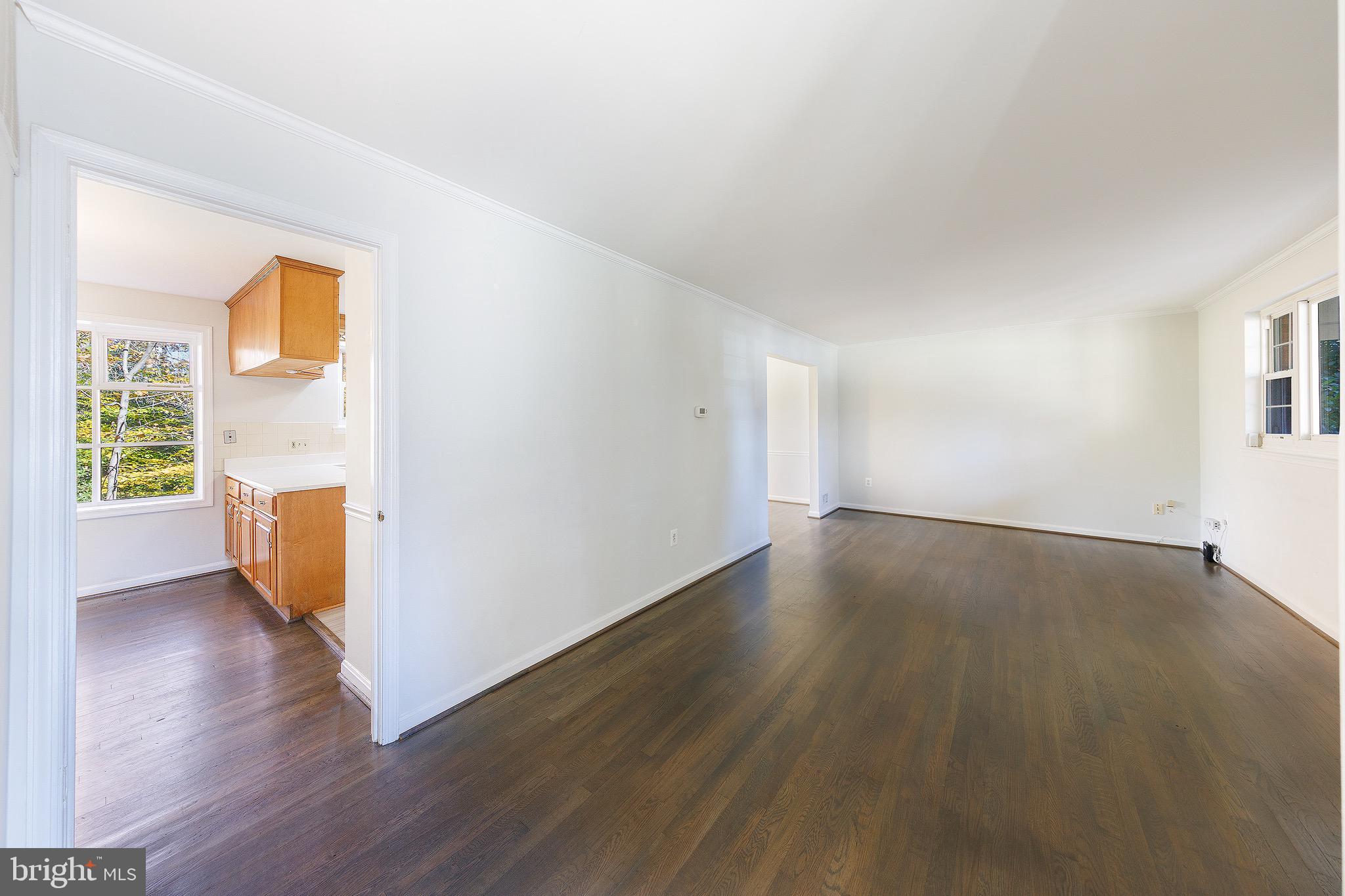 6800 Quebec Court Springfield, VA 22152 - Photo 16 of 44 Spacious living room w/ lots of natural light