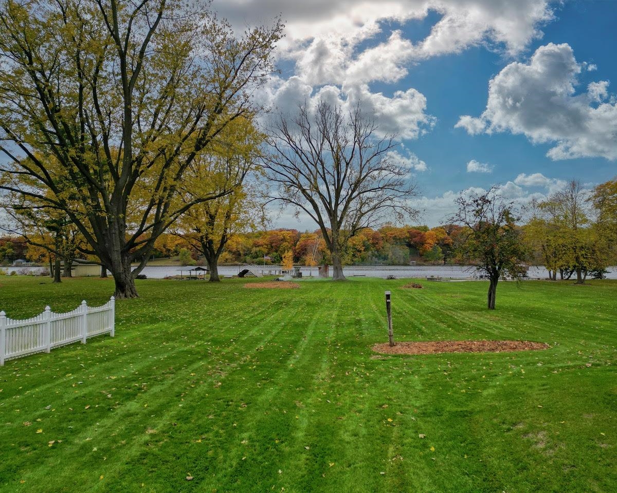 2230 South Riverside Drive Beloit, WI 53511 - Photo 3 of 10