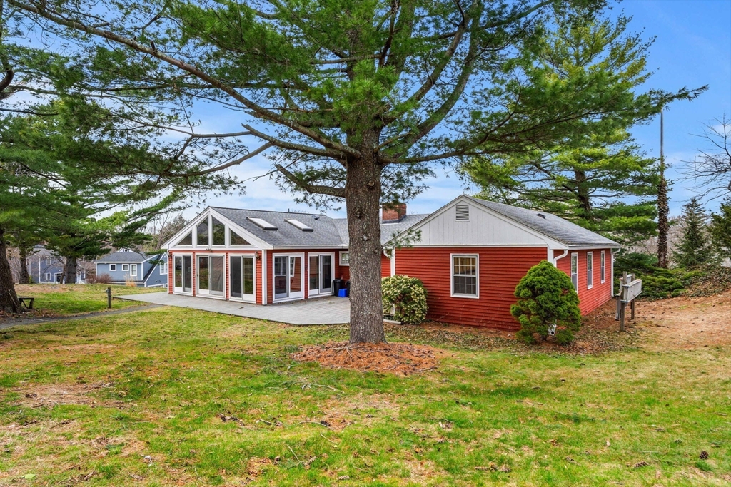 69 Kenneth Road Marblehead, MA 01945 - Photo 3 of 30