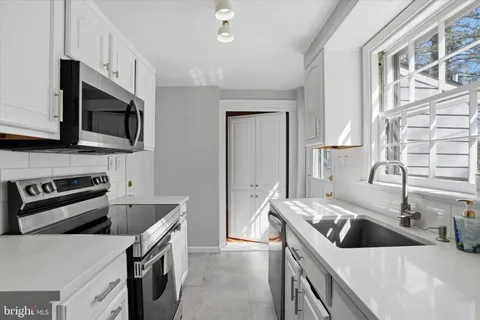 $549,900 | 514 Kingston Road, Oreland, PA 19075