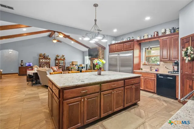 $2,880,000 | 19449-19587 Fm 530, Hallettsville, TX 77964