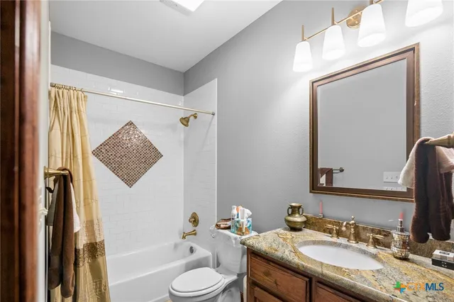 $2,880,000 | 19449-19587 Fm 530, Hallettsville, TX 77964