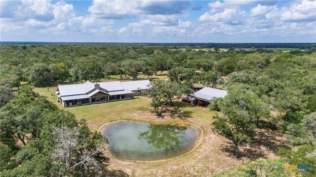$3,250,000 | 19449-19587 Fm 530, Hallettsville, TX 77964