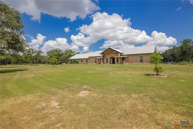 $2,880,000 | 19449-19587 Fm 530, Hallettsville, TX 77964