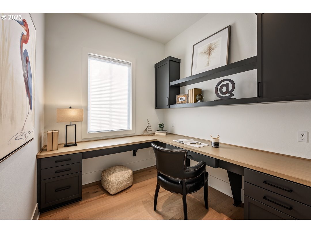 2121 Wembley Park Road Lake Oswego, OR 97034 - Photo 16 of 32 Den/Office