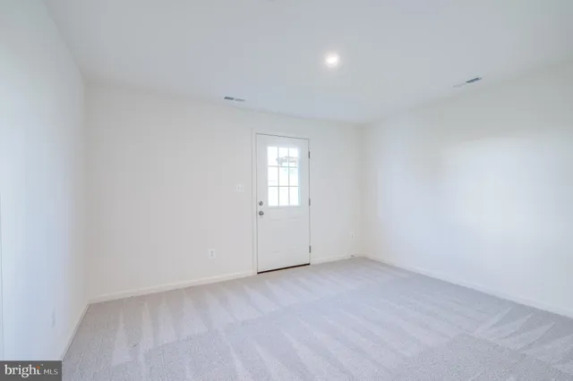 $2,050 | 115 Tuxford Road, Falling Waters, WV 25419