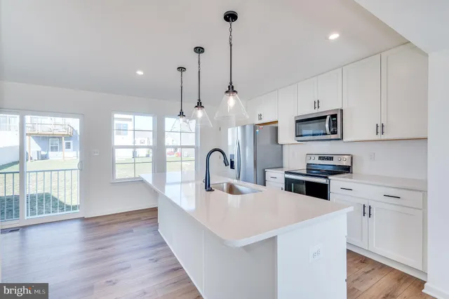 $2,050 | 115 Tuxford Road, Falling Waters, WV 25419