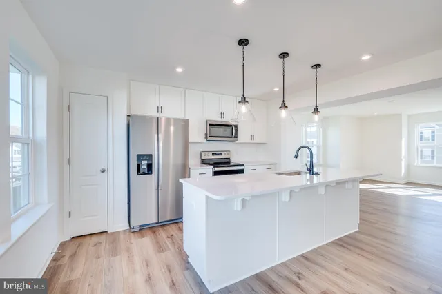 $2,050 | 115 Tuxford Road, Falling Waters, WV 25419