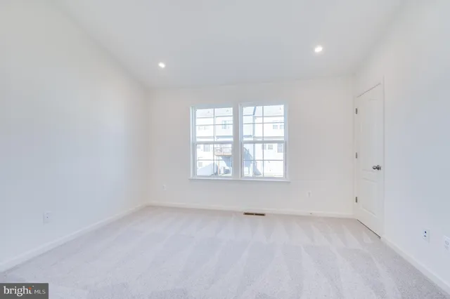 $2,050 | 115 Tuxford Road, Falling Waters, WV 25419