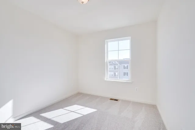 $2,050 | 115 Tuxford Road, Falling Waters, WV 25419