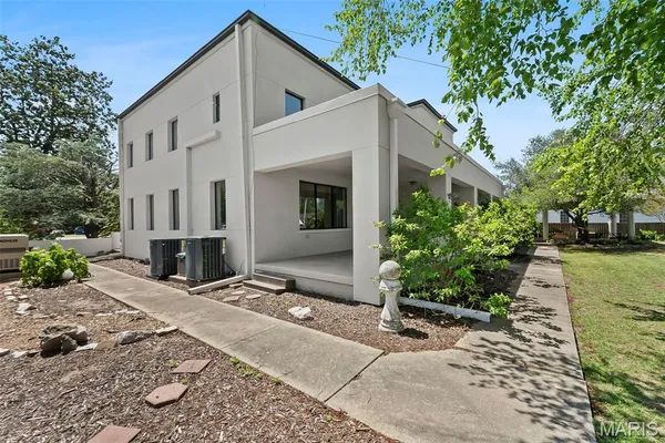 $325,000 | 910 State Hwy U, Caruthersville, MO 63830