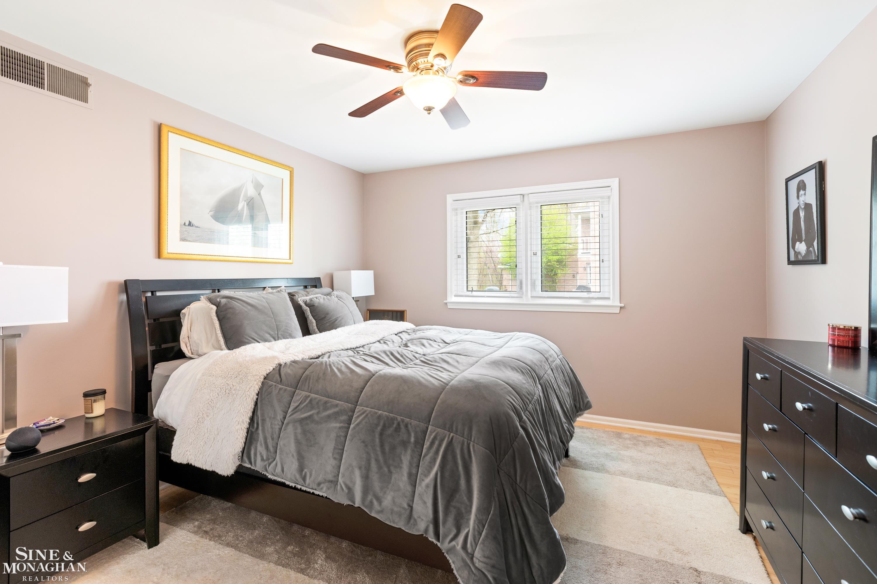 757 Ballantyne Road Grosse Pointe, MI 48236 - Photo 28 of 54 50106957-27.JPG