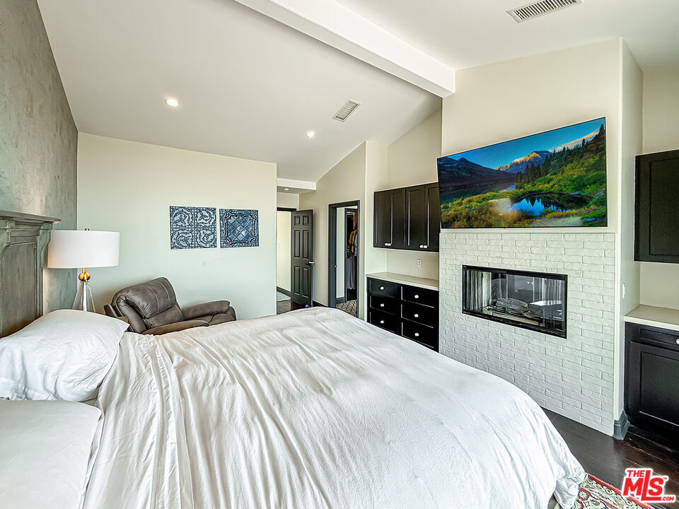 6416 Lunita Road, Unit 108 Malibu, CA 90265 - Photo 18 of 38